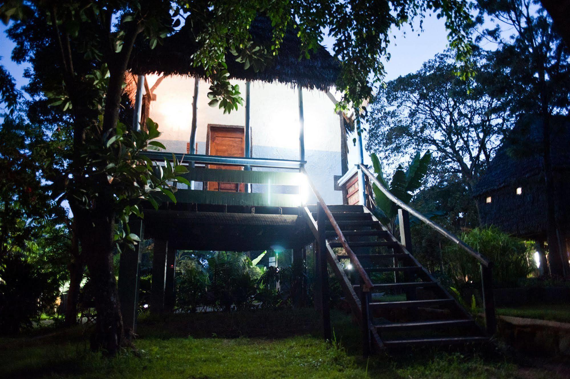 L Oasis Lodge And Restaurant Arusha Ngoại thất bức ảnh